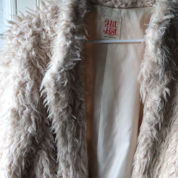 Subtle peach/pink fuzzy jacket - Picture 2 of 5